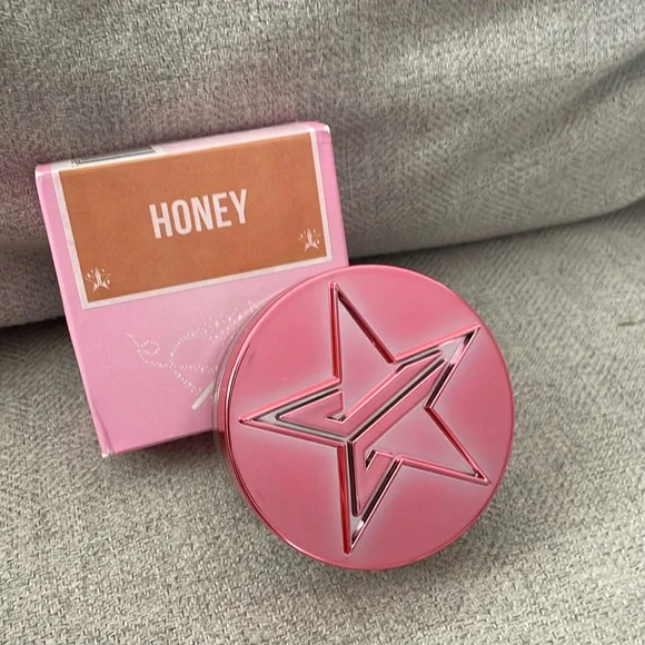 COPY - Jeffree Star - Picture 1 of 2